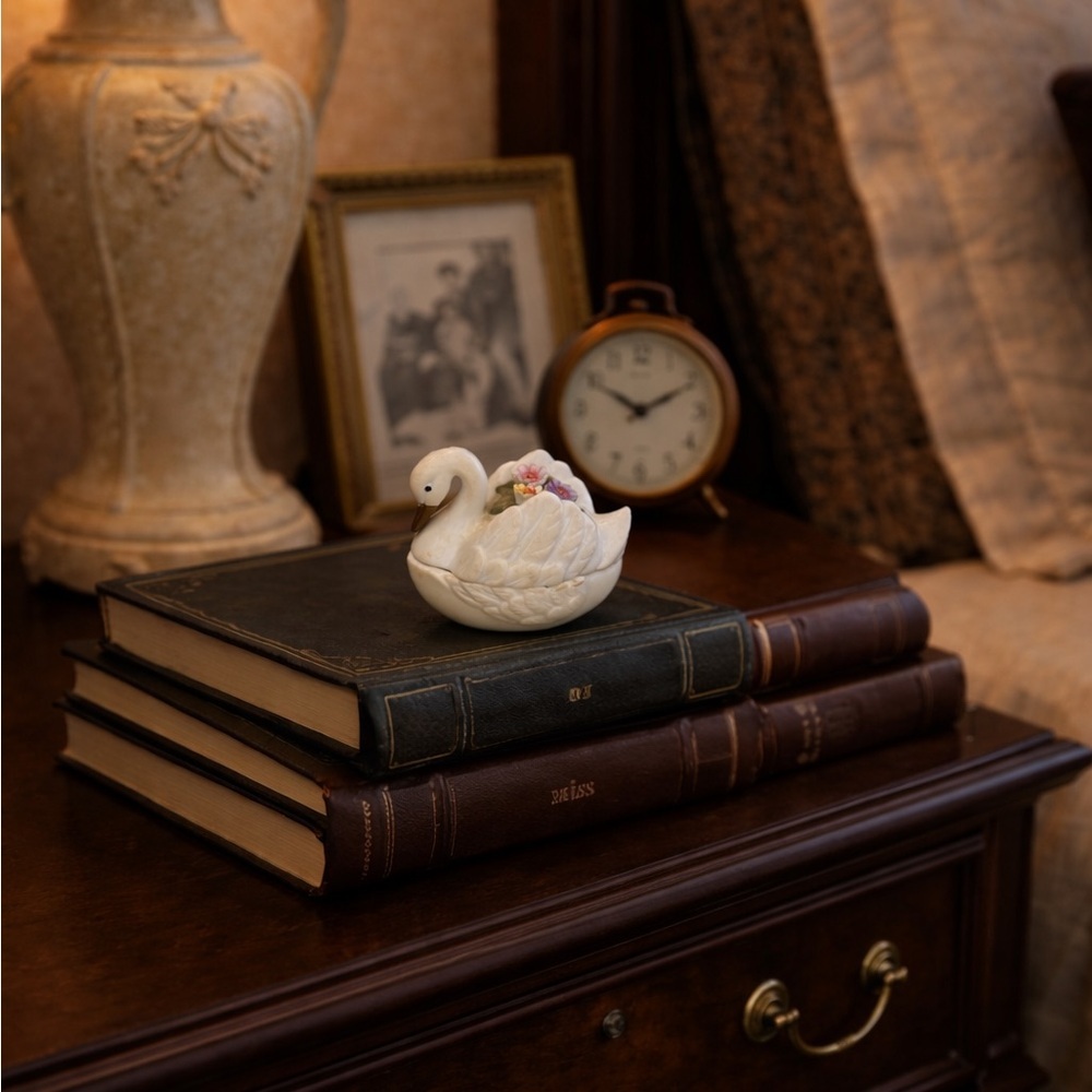 Vintage Lefton Porcelain Swan Trinket Box Hand Painted Floral Japan